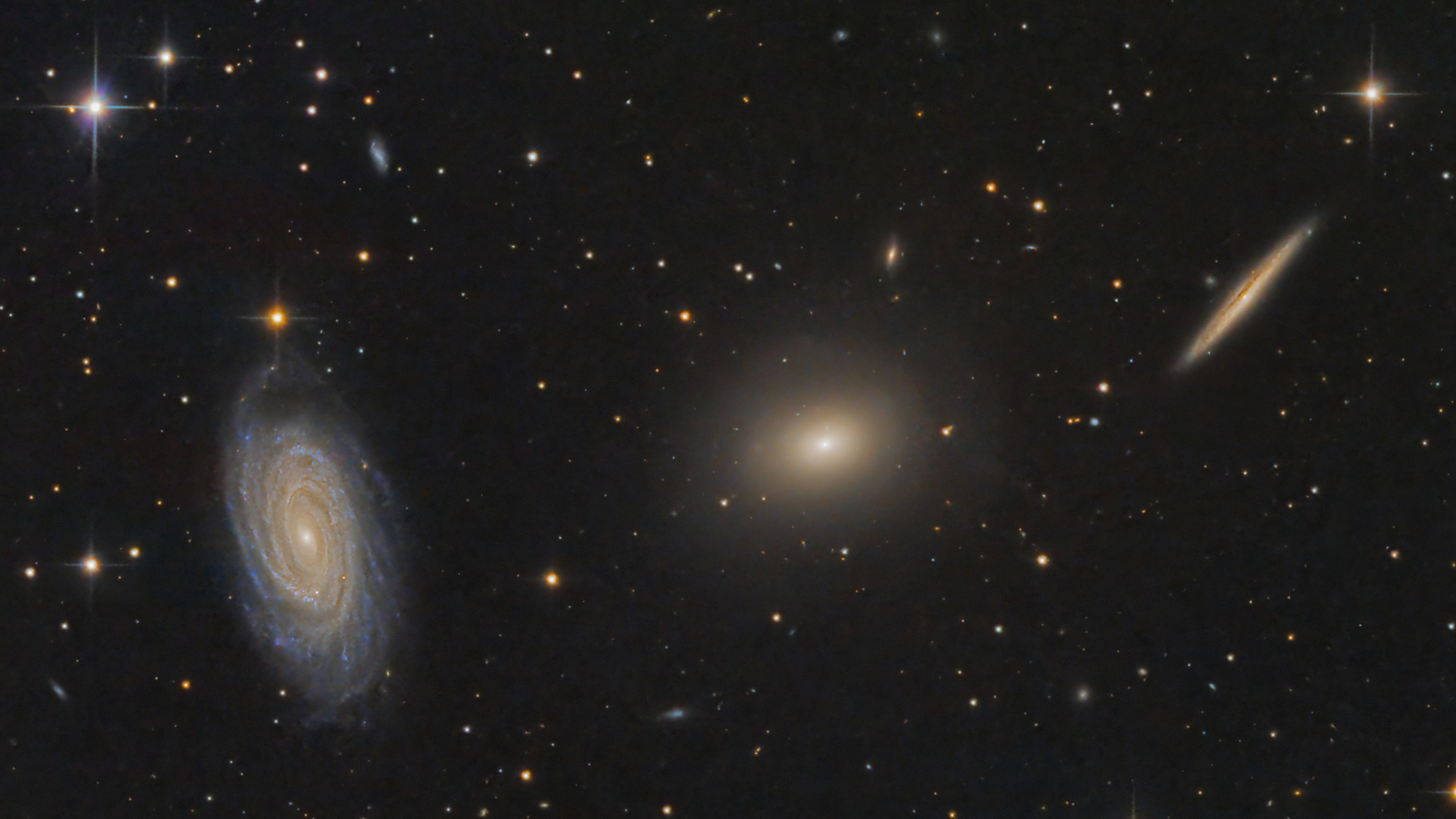 Galaxien NGC 5981 + 5982 + 5985